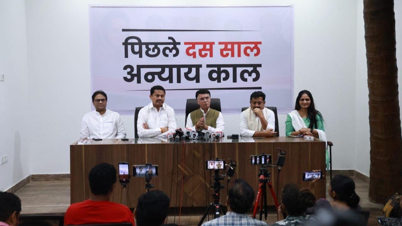 `नरेंद्र मोदी कहते हैं कि हिंदू-मुसलमान नहीं करते और अगले दिन फिर हिंदू-मुसलमान पर भाषण देते हैं.`