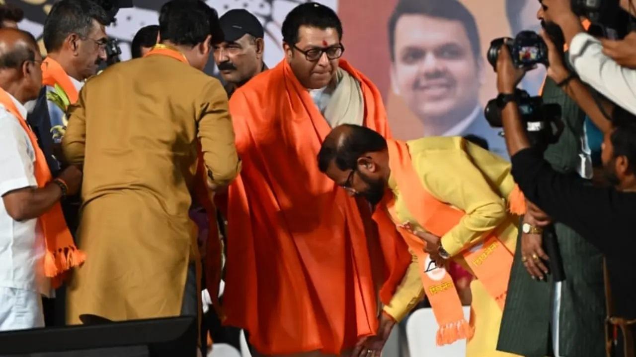 पार्टी ने सीएम एकनाथ शिंदे के बेटे श्रीकांत शिंदे को कल्याण लोकसभा सीट से अपना उम्मीदवार घोषित किया है.