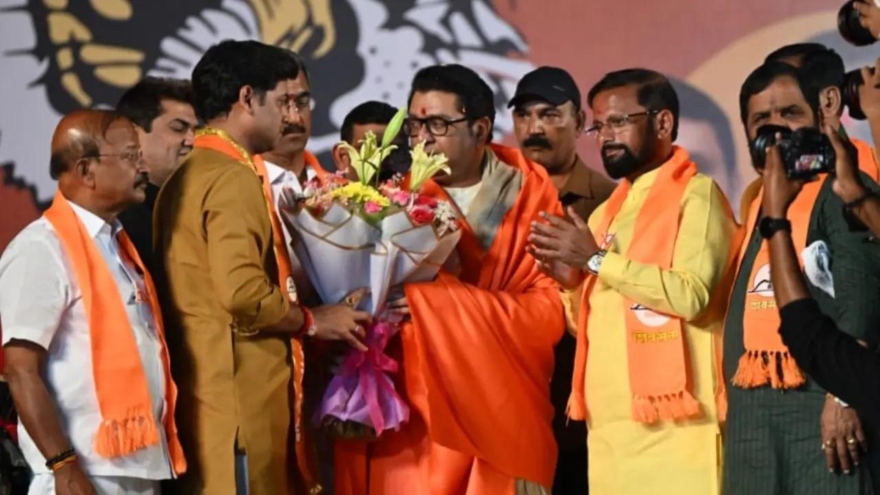 म्हस्के का मुकाबला शिवसेना (यूबीटी) के मौजूदा सांसद राजन विचारे से होगा.