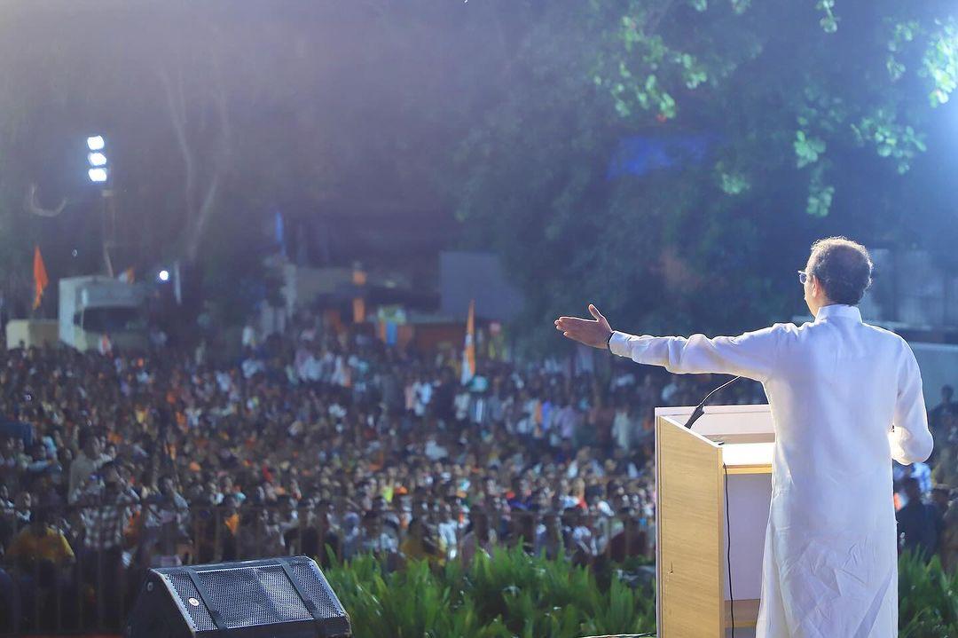  उन्होंने कहा, `मैं सत्ता में आने के बाद महाराष्ट्र का खोया हुआ गौरव वापस पाने का वादा करता हूं. मैं किसानों को फसलों के लिए एमएसपी देने का भी वादा करता हूं, जब केंद्र में भारतीय सरकार आएगी तो मैं खाद, बीज पर जीएसटी रद्द कर दूंगा.` Pics- Shivsena Uddhav Balasaheb Thackeray/X