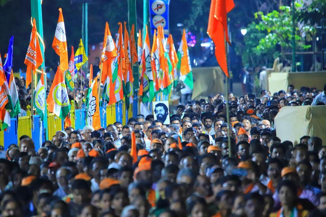 ठाकरे ने आरोप लगाया कि महाराष्ट्र ने 2014 और 2019 के चुनावों में प्रधान मंत्री नरेंद्र मोदी को 40 से अधिक सांसद दिए, लेकिन बदले में कुछ नहीं मिला. 