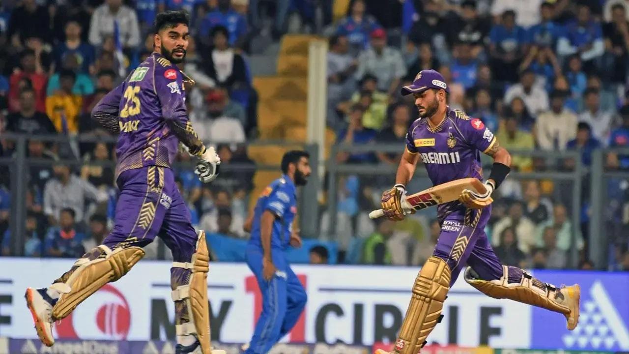 आखिरी बार केकेआर का सामना एमआई से मौजूदा संस्करण में 3 मई को हुआ था. इसके बाद नाइट्स ने अपने 12 साल पुराने दुर्भाग्य को तोड़ते हुए पल्टन को उनके घरेलू मैदान वानखेड़े स्टेडियम में 24 रनों से हरा दिया.