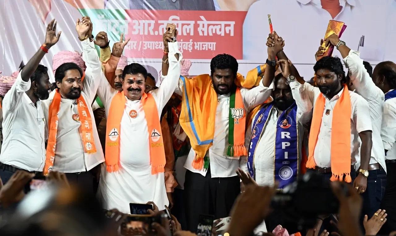 सीएम शिंदे और अन्य महायुति नेता शेवाले के समर्थन में एक सभा को संबोधित कर रहे थे जो मुंबई दक्षिण मध्य निर्वाचन क्षेत्र से उम्मीदवार हैं.