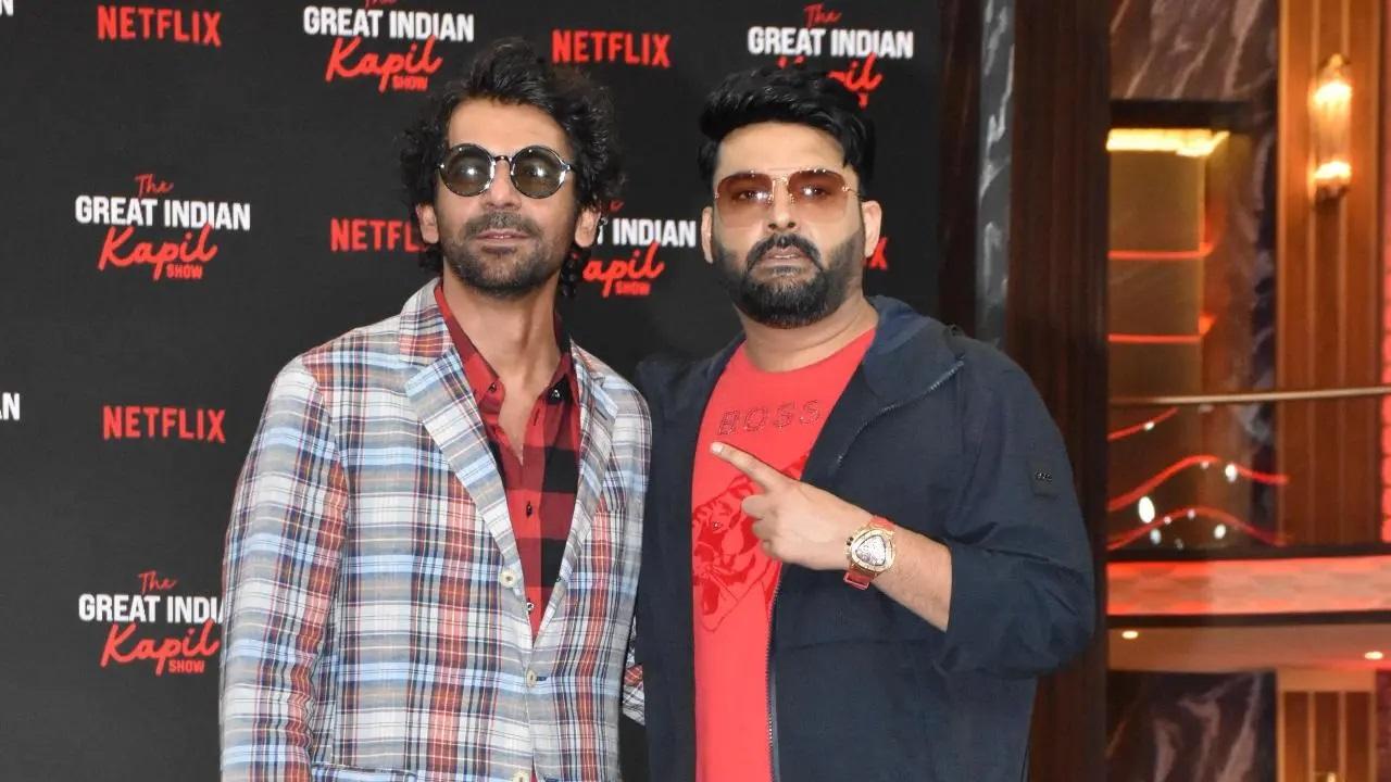 सुनील ग्रोवर
सुनील ग्रोवर, कपिल शर्मा के साथ लगभग 7 साल बाद काम कर रहें और एक एपिसोड के 25 लाख रुपये ले रहे हैं. कपिल और सुनील की फीस के बीच एक बड़ा अंतर साफ दिखाई देते हैं.