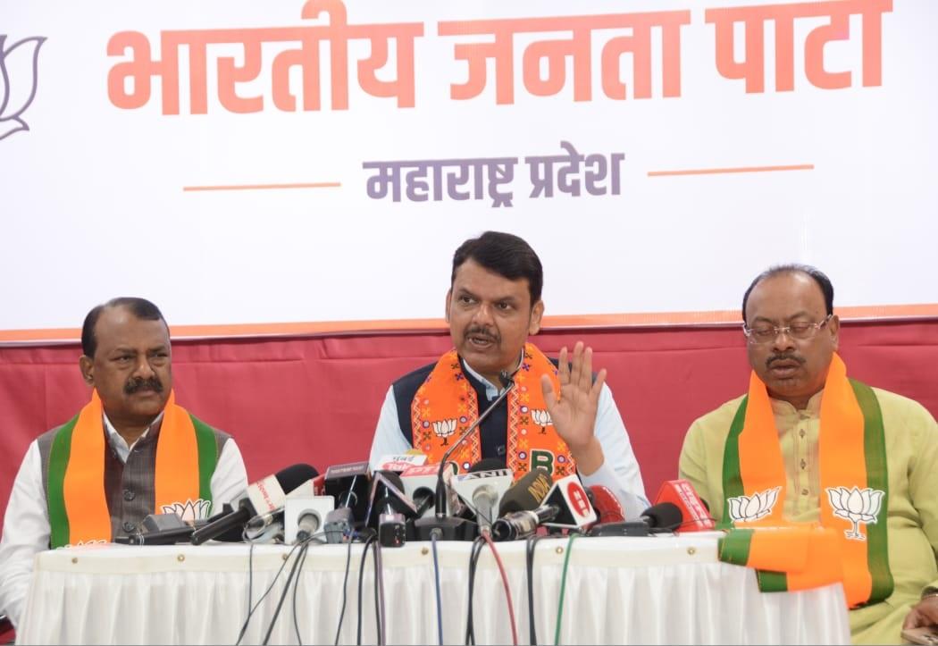 आपको बता दें कि राजेंद्र गावित 2018 में बीजेपी में शामिल हुए थे इसके बाद 2019 में वह शिवसेना में शामिल हो गए. अब बीजेपी में फिर से उनकी वापसी हुई है.