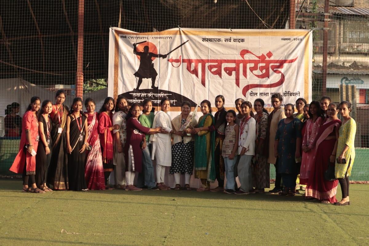 पावनखिंड की ओर से आयोजित शिविर में महिला छात्रों ने बढ़ चढ़ कर हिस्सा लिया.