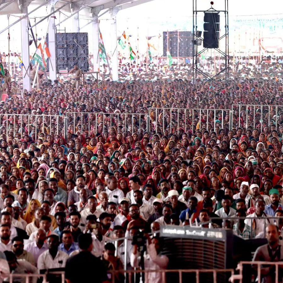 प्रियंका ने बताया कि `मोदी की राजनीति सिर्फ सत्ता के लिए है, जनसेवा के लिए नहीं.` 