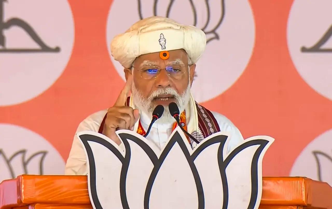 लोकसभा चुनाव 2024 के चौथे चरण में तेलंगाना की सभी 17 सीटों पर 13 मई को मतदान होगा. 2019 के आम चुनाव में, तेलंगाना राष्ट्र समिति (टीआरएस) ने नौ सीटें, भारतीय जनता पार्टी ने चार, कांग्रेस ने तीन और एआईएमआईएम ने तीन सीटें जीतीं.