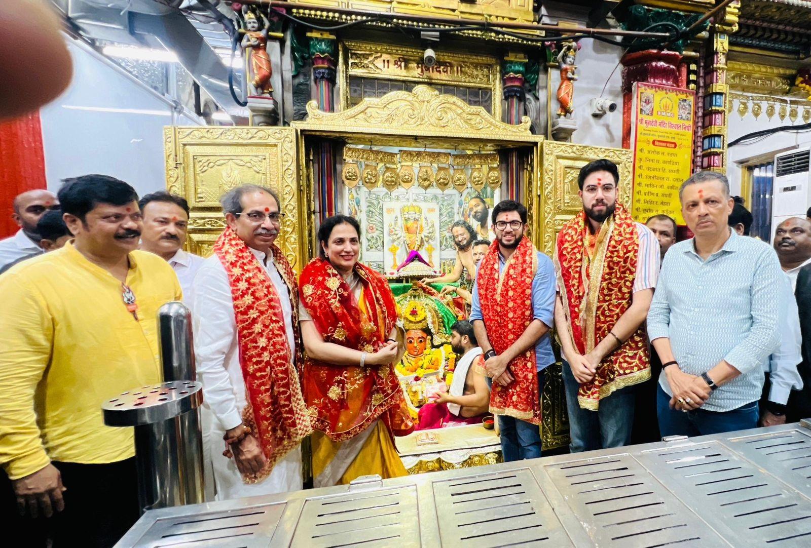 बता दें, 20 मई को मुंबई उत्तर, मुंबई उत्तर पश्चिम, मुंबई उत्तर पूर्व, मुंबई उत्तर मध्य, मुंबई दक्षिण मध्य, मुंबई साउथ, धुले, डिंडोरी, नासिक, पालघर, भिवंडी, कल्याण और ठाणे की सीटों पर मतदान कराया जाना है. 
