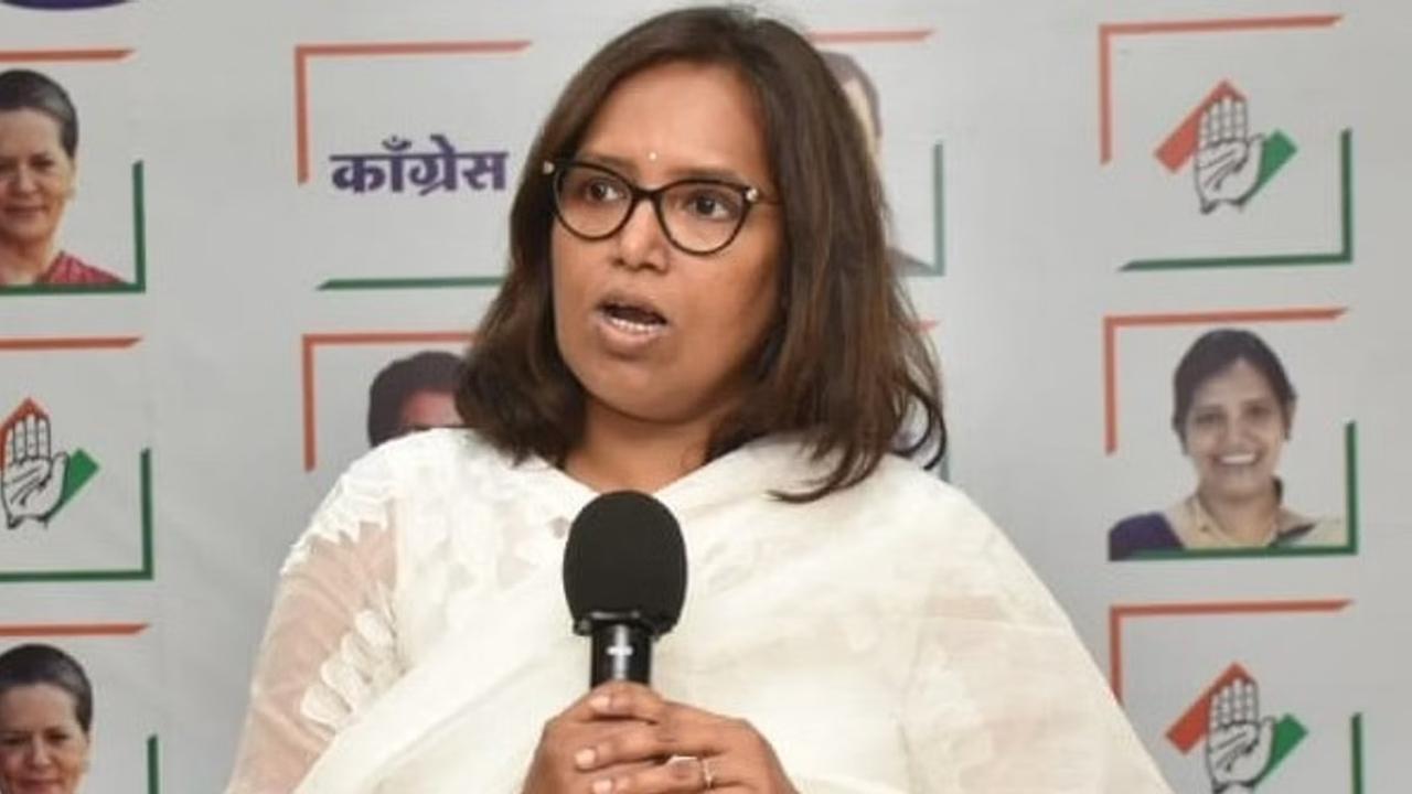 कंपनियां मुंबई में ही मराठी लोगों को नौकरी देने से इनकार करने की हिम्मत कर रही हैं.