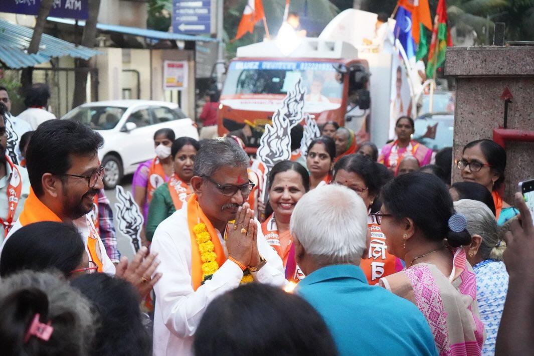 अनंत (बाला) नर दो बार नगरसेवक रह चुके हैं और जोगेश्वरी क्षेत्र में उनकी सक्रिय भूमिका रही है. 