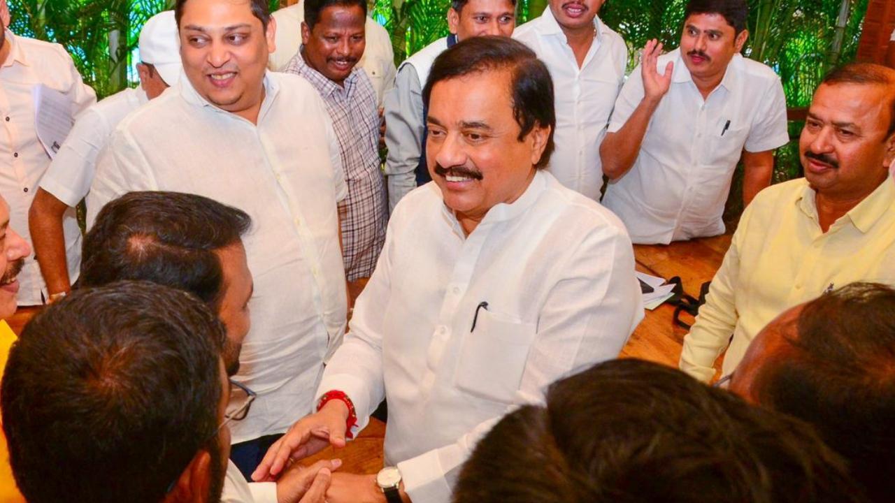 X/Pics, Sunil Tatkare