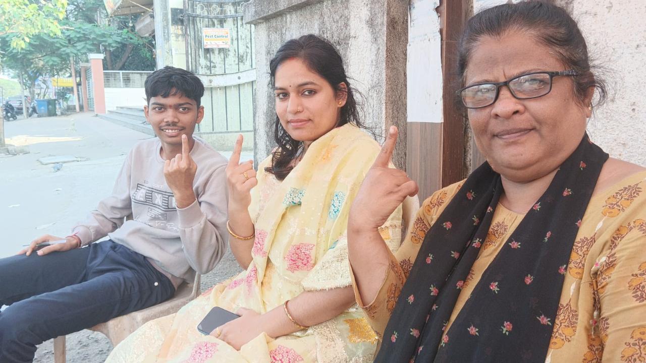 मतदान प्रक्रिया शाम तक जारी रहेगी, और अंतिम प्रतिशत में वृद्धि की संभावना है. 