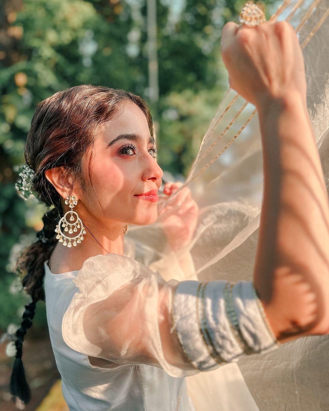 श्वेता त्रिपाठी के लिए यह कहना गलत नहीं होगा कि उन्होंने अपने अभिनय और शानदार अंदाज से फिल्मी जगत में अपनी एक मजबूत पहचान बनाई है. 