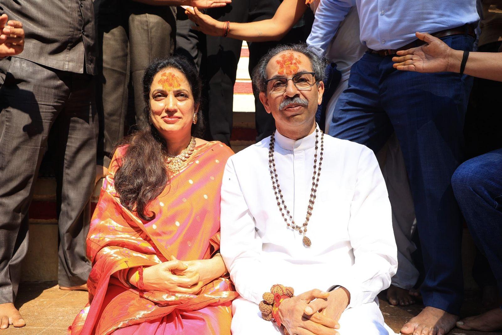उद्धव ठाकरे ने चुनाव प्रचार के दौरान राज्य के विभिन्न हिस्सों में रैलियां और सभाएं कीं, जहां उन्होंने महायुति (NDA) सरकार की नीतियों की आलोचना की और महाविकास अघाड़ी के विकास कार्यों को उजागर किया. 