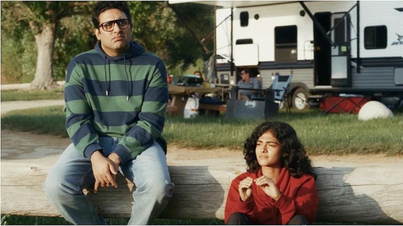 `आई वांट टू टॉक` का यह ट्रेलर दर्शकों में उत्सुकता पैदा करता है और फिल्म को देखने की उत्सुकता को बढ़ा देता है.