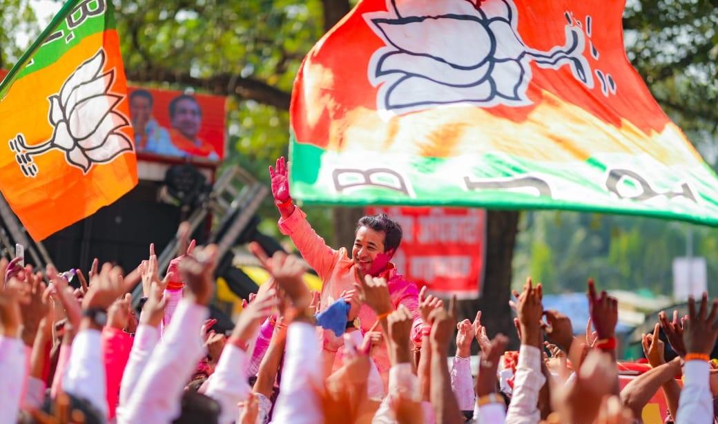 राणे ने अपनी जीत के साथ-साथ महायुति के लिए जिले की अन्य सीटों पर भी जीत का दावा किया. उन्होंने कहा, “सिंधुदुर्ग जिला महायुति का गढ़ है. हम कणकावली, कुडाल और सावंतवाड़ी, तीनों सीटों पर जीत हासिल करेंगे.”