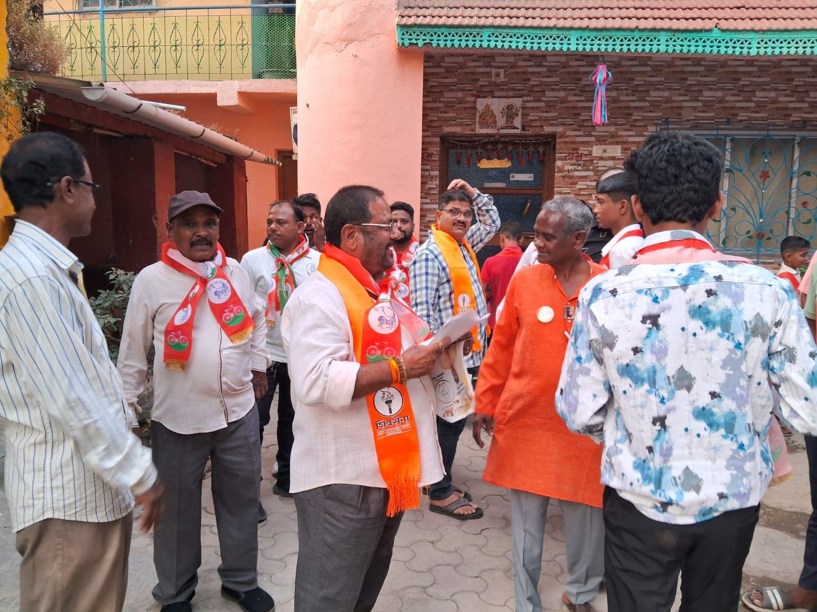 इस तरह, विजय गोविंद पाटील की उम्मीदवारी ने वसई में चुनावी माहौल को रोचक बना दिया है, 