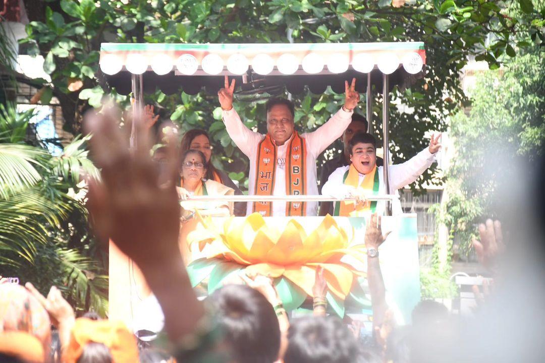 शेलार ने सभी पदाधिकारियों को अपने-अपने क्षेत्र में प्रचार को और मजबूत करने का निर्देश दिया. 