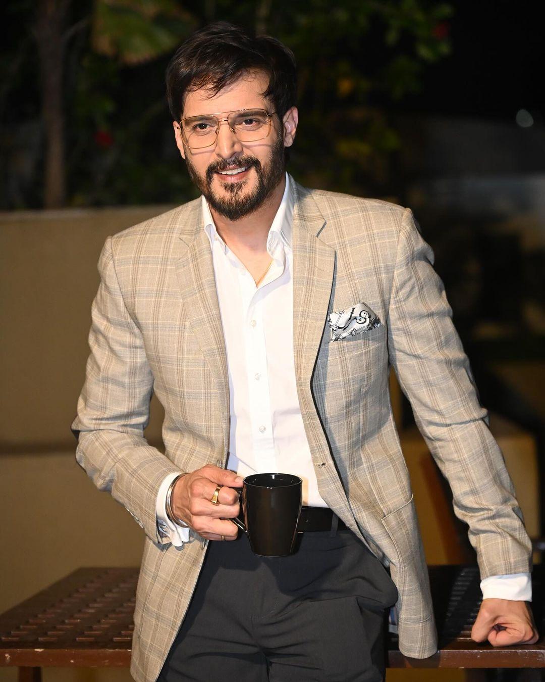 जिमी शेरगिल
गुलजार द्वारा निर्देशित `माचिस` से अपना डेब्यू करने वाले, जिमी शेरगिल `मोहब्बतें` की बदौलत रातों-रात लोगों के दिलों की धड़कन बन गए. जहां उनकी प्रभावशाली स्क्रीन उपस्थिति ने उन्हें पहचान दिलाई, वहीं प्रसिद्धि पाने के उनके मौके बहुत कम ही आए.
