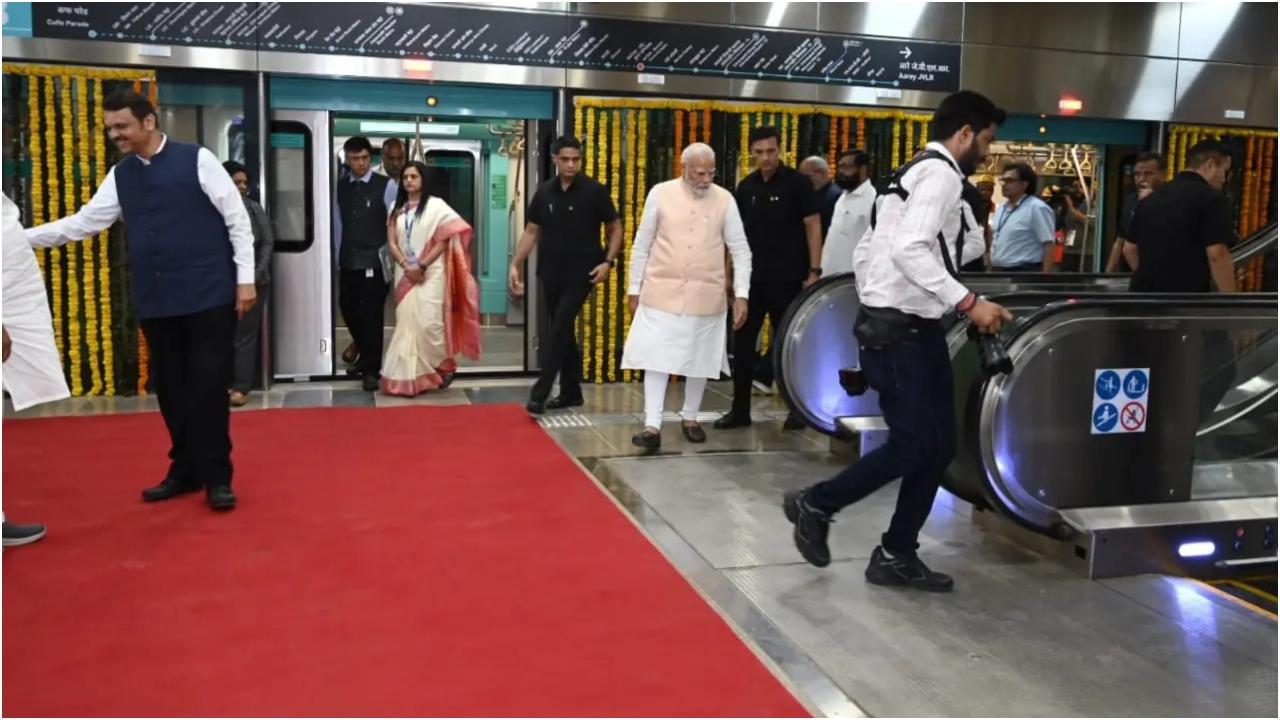 उन्होंने महाराष्ट्र सरकार की लड़की बहन योजना के लाभार्थियों, छात्रों और भूमिगत लाइन के निर्माण में शामिल मजदूरों से भी बातचीत की.
