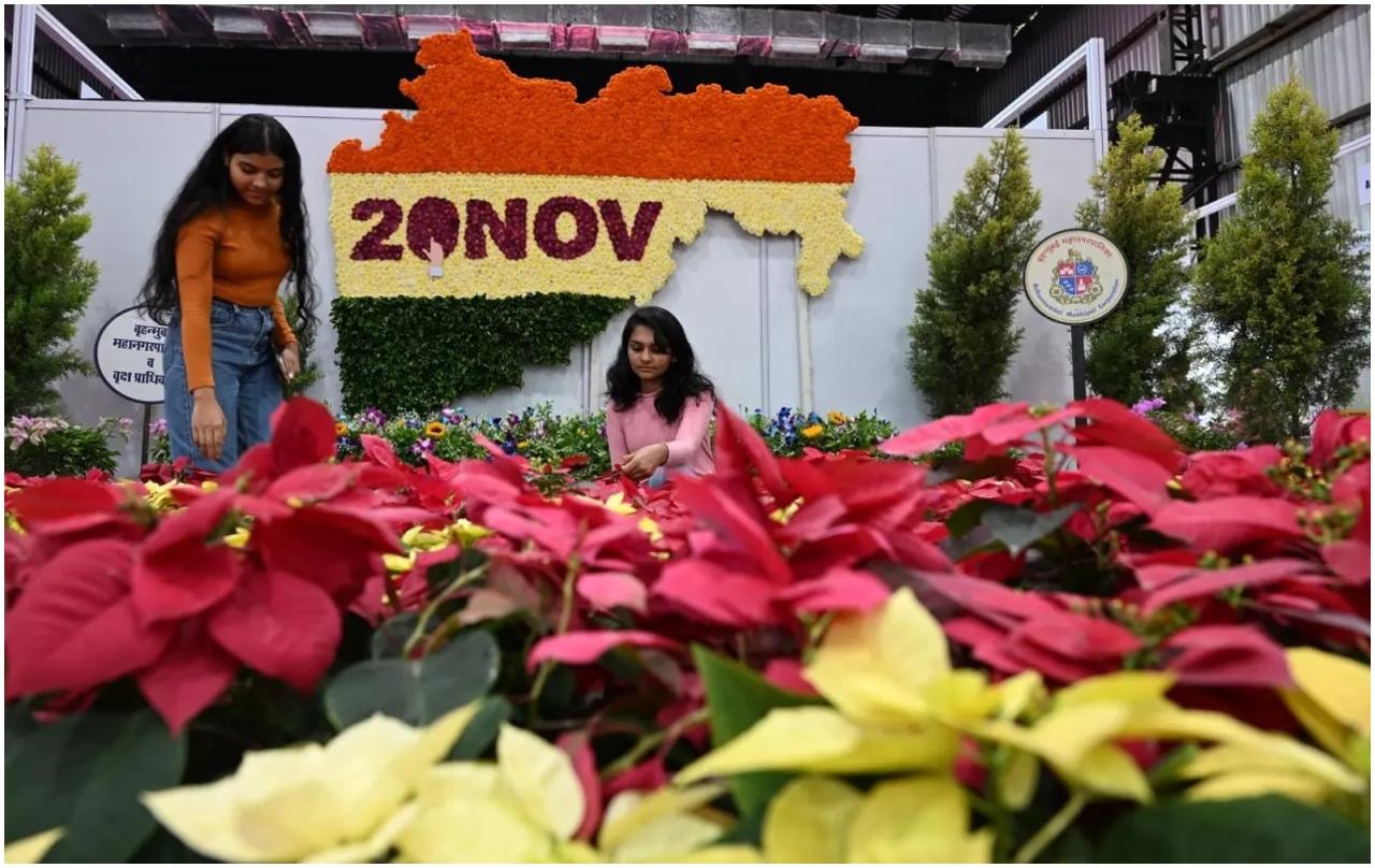 मतदाता जागरूकता और भागीदारी बढ़ाने के उद्देश्य से यह अनूठी पुष्प स्थापना, गोरेगांव में NESCO में चल रहे 17वें अंतर्राष्ट्रीय फ्लोरा एक्सपो और लैंडस्केप और बागवानी एक्सपो में प्रदर्शित की गई है.
