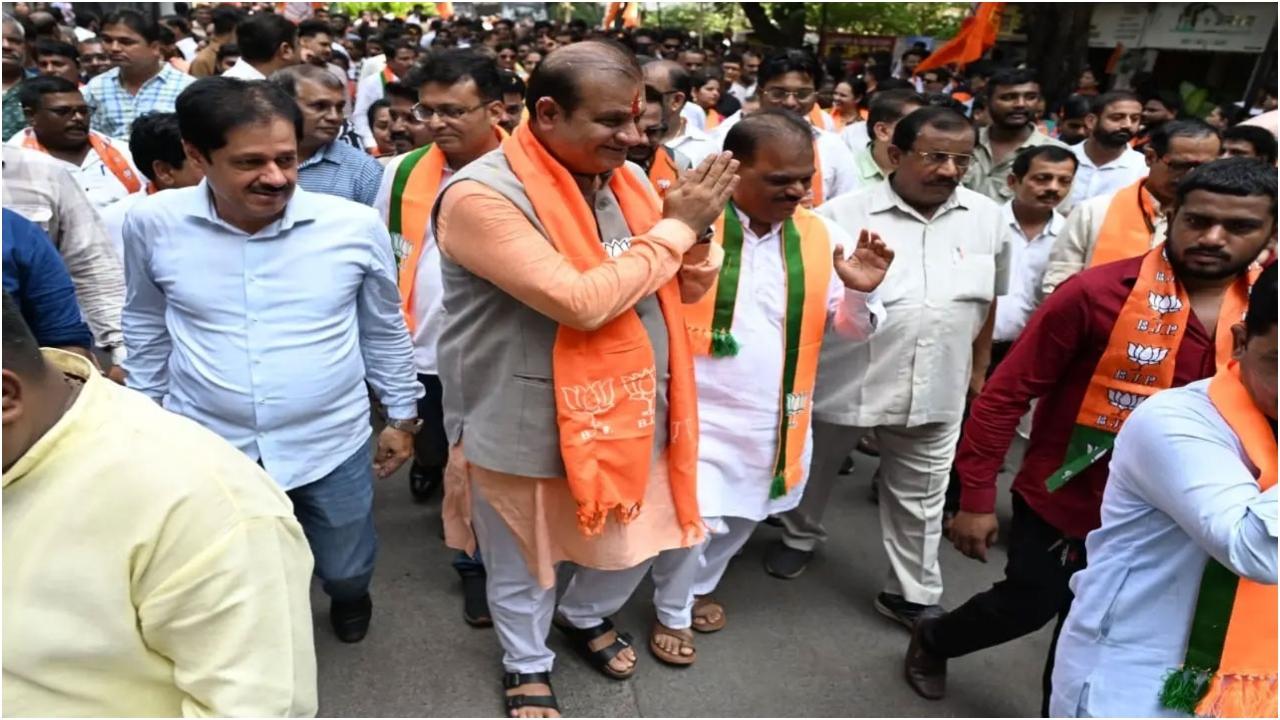 मिहिर कोटेचा मुलुंड निर्वाचन क्षेत्र से विधान सभा के मौजूदा सदस्य (एमएलए) हैं.