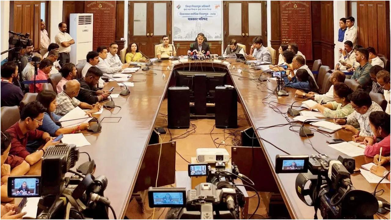 बैठक में विभिन्न एजेंसियों के अधिकारी उपस्थित थे