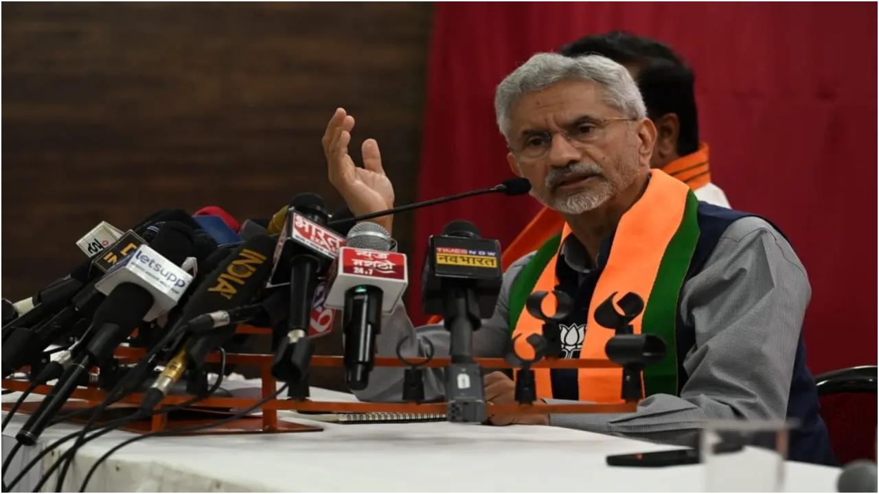 उन्होंने कहा कि भारत-मध्य पूर्व आर्थिक गलियारा दुनिया में सबसे चर्चित संपर्क गलियारा है और इसका मुख्य संपर्क महाराष्ट्र में होगा.