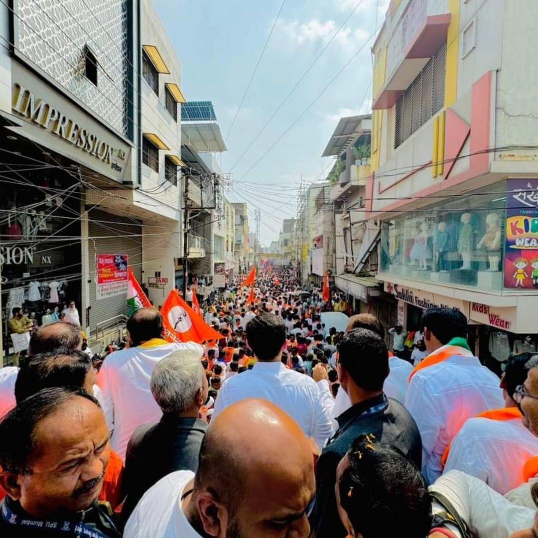 महाराष्ट्र विधानसभा चुनाव के लिए नामांकन दाखिल करने की अंतिम तारीख 29 अक्टूबर थी, जिसके चलते कई उम्मीदवारों ने अंतिम समय पर नामांकन दाखिल किया. 