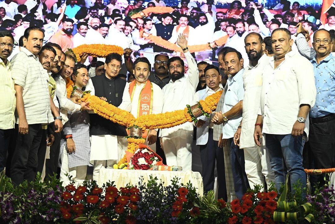 शिंदे ने कहा कि राणे परिवार का शिवसेना में वापस आना एक चक्र के पूरा होने जैसा है. उन्होंने यह भी याद दिलाया कि कुडाल शहर ने लोकसभा चुनाव में नारायण राणे को 26 हजार वोटों का बहुमत दिया था. 