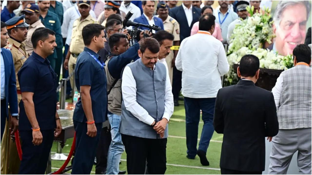 बुधवार रात मुंबई के ब्रीच कैंडी अस्पताल में 86 साल की उम्र में रतन टाटा का निधन हो गया.