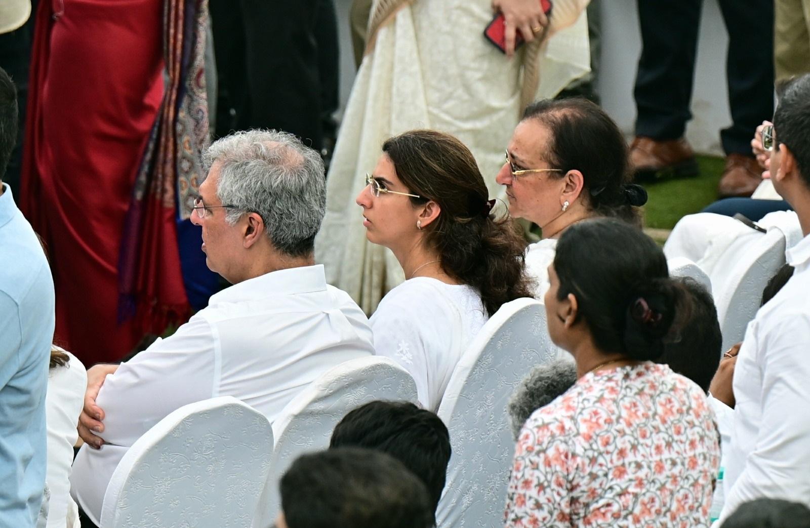 शांतनु ने रतन टाटा को कई स्टार्टअप में निवेश के लिए सुझाव दिए थे और उनकी नई व्यावसायिक पहलों में एक महत्वपूर्ण भूमिका निभाई थी.