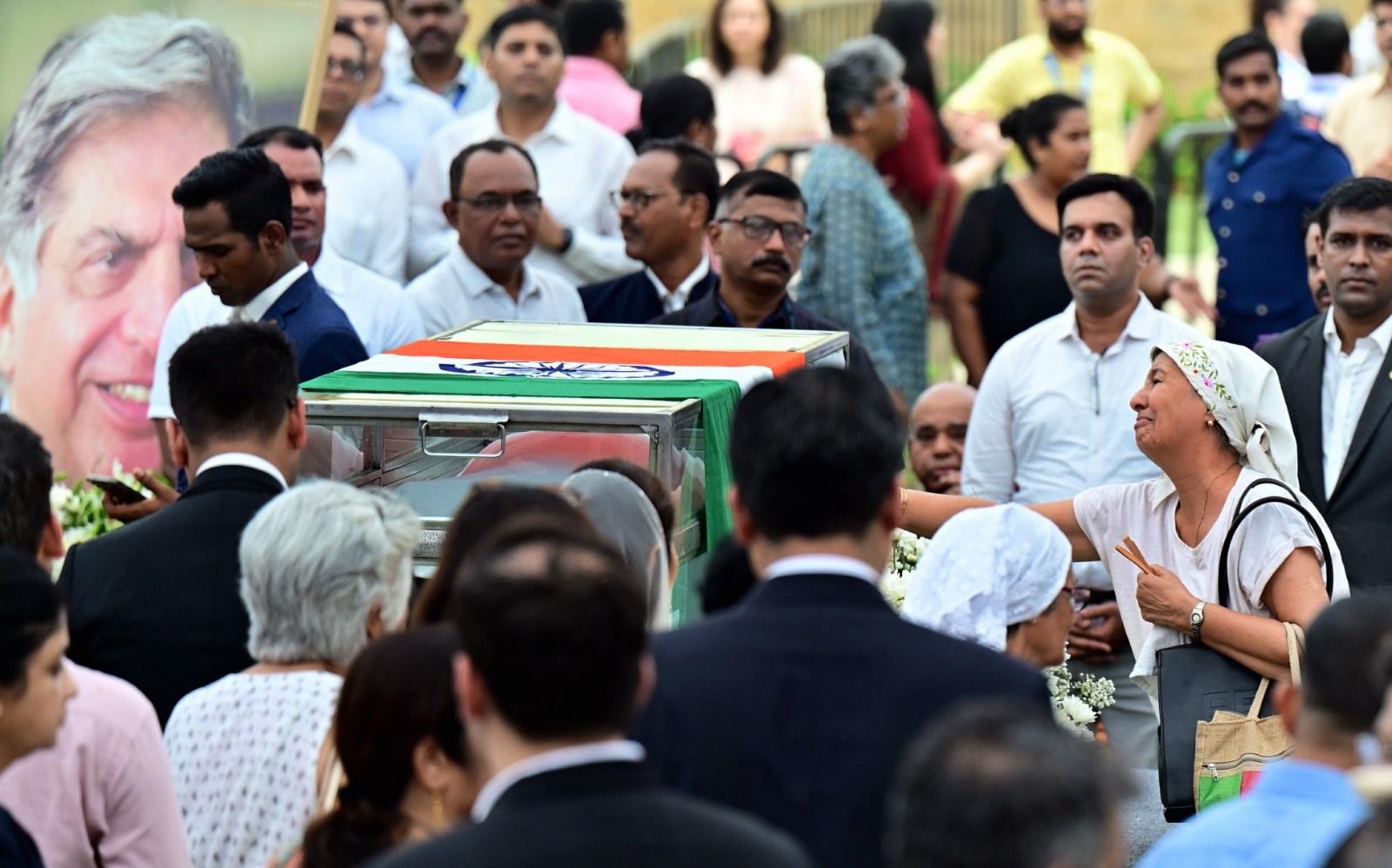 रतन टाटा के आखिरी दिनों में शांतनु नायडू न केवल उनके दोस्त थे, बल्कि उन्हें बिजनेस सलाहकार के रूप में भी सहयोग करते थे. 
