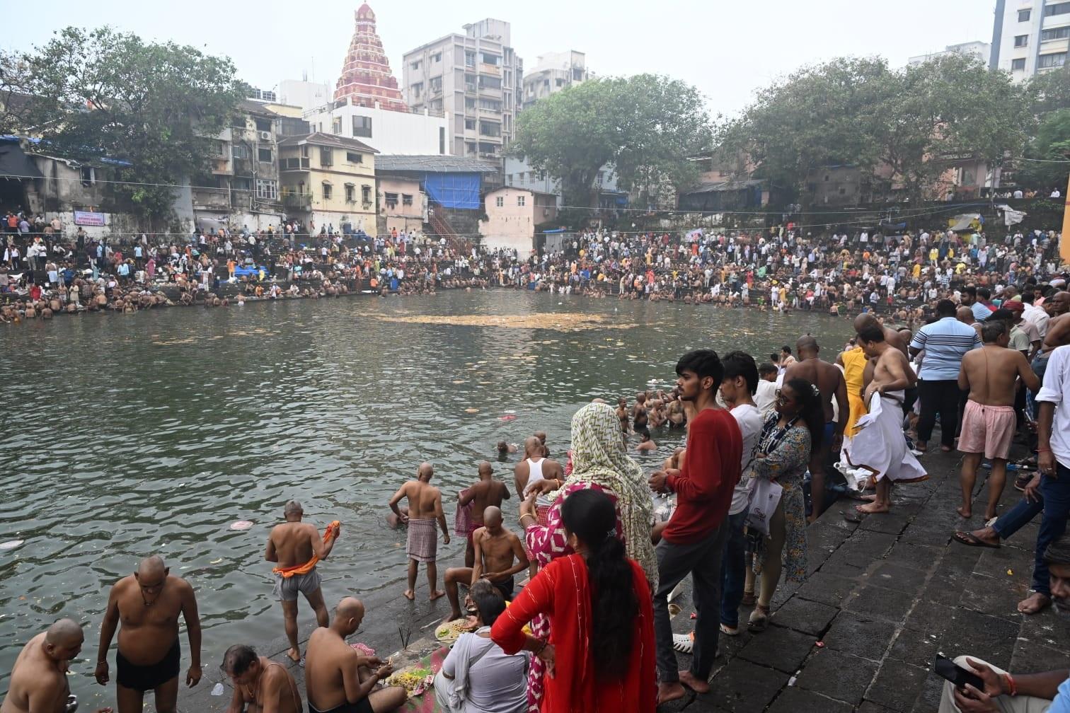 बाणगंगा कुंड जैसे पवित्र स्थलों पर इस दिन विशेष महत्व होता है, जहाँ बड़ी संख्या में लोग इकट्ठे होते हैं.