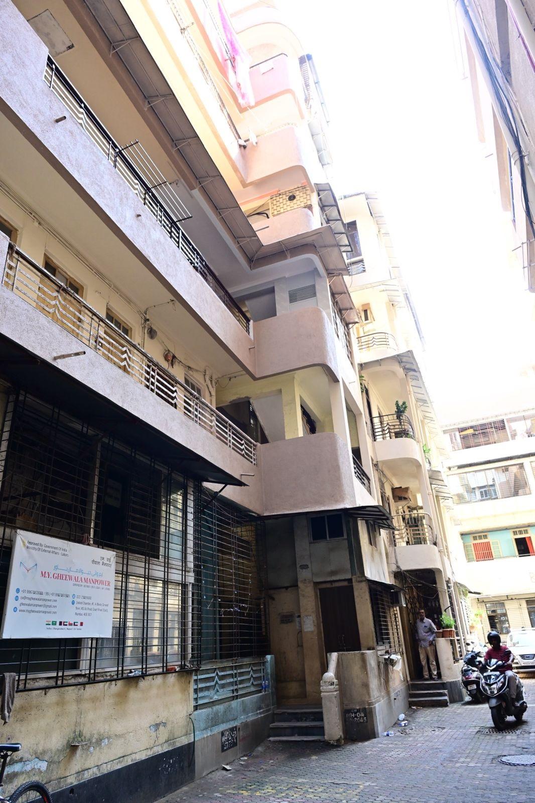 अधिकारी ने यह भी कहा कि अब इमारत के तीनों विंग के पुनर्विकास का प्रस्ताव तैयार किया जाएगा.