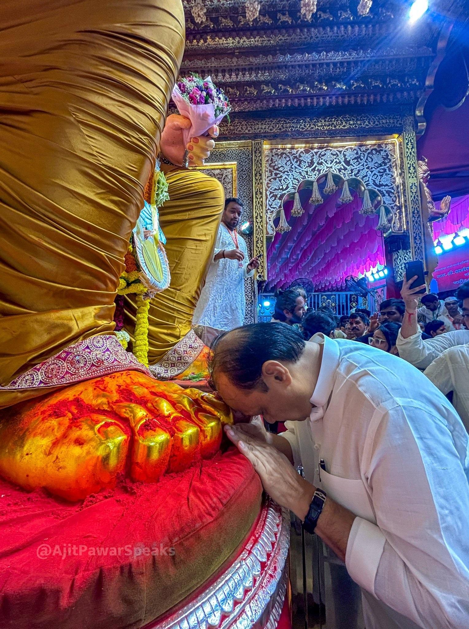 अजित पवार ने इस दौरान राज्य की वर्तमान स्थिति पर भी चर्चा की. उन्होंने बताया कि महाराष्ट्र के कई हिस्सों में भीषण सूखे की स्थिति बनी हुई है, जिससे किसान बुरी तरह प्रभावित हो रहे हैं. 