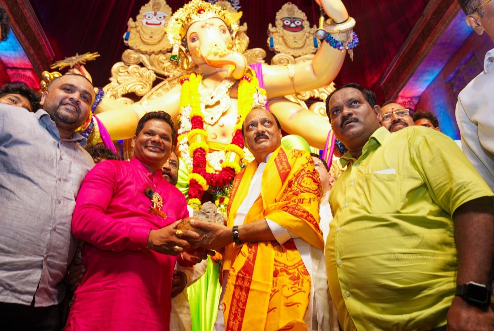 उन्होंने यह भी कहा कि किसानों को राहत पहुंचाने के लिए सरकार का पूरा ध्यान इस ओर है और जो भी संभव मदद दी जा सकती है, उसके लिए प्रयास जारी हैं.