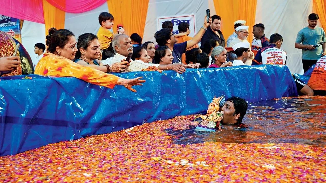 20 सितंबर, 2023 को हेडगेवार मैदान, विले पार्ले पूर्व में एक कृत्रिम तालाब. File pic