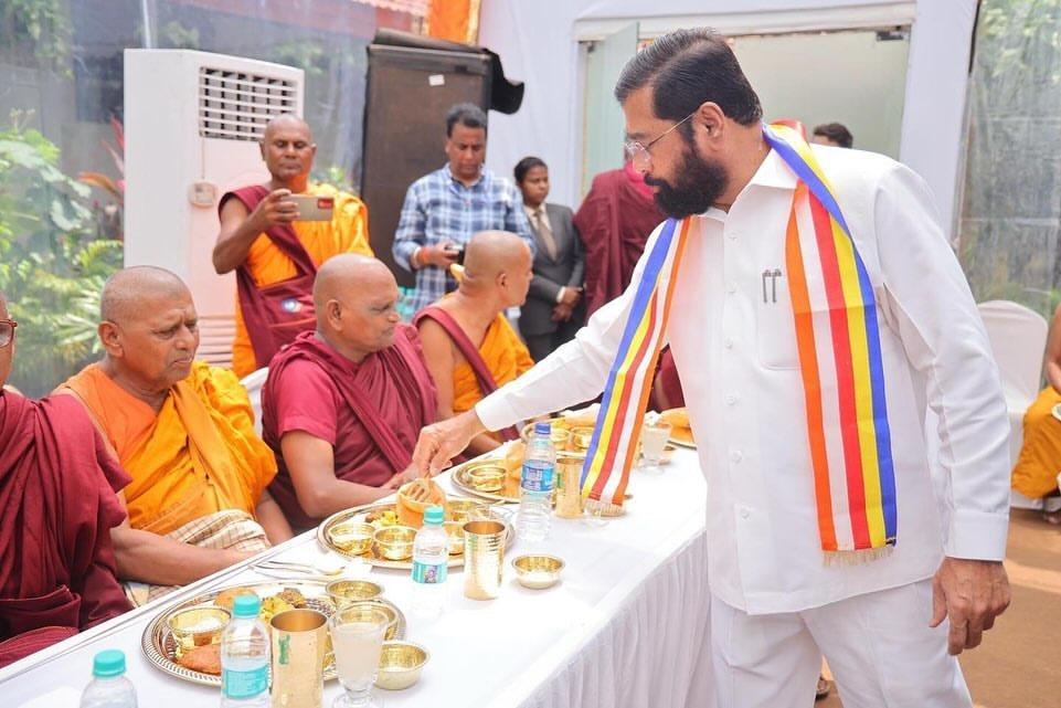 वर्तमान समय में विभिन्न जगहों पर संघर्ष की स्थिति है, लेकिन इस समय दुनिया को युद्ध की नहीं, बल्कि बुद्ध के शांति और अहिंसा के संदेश की आवश्यकता है.