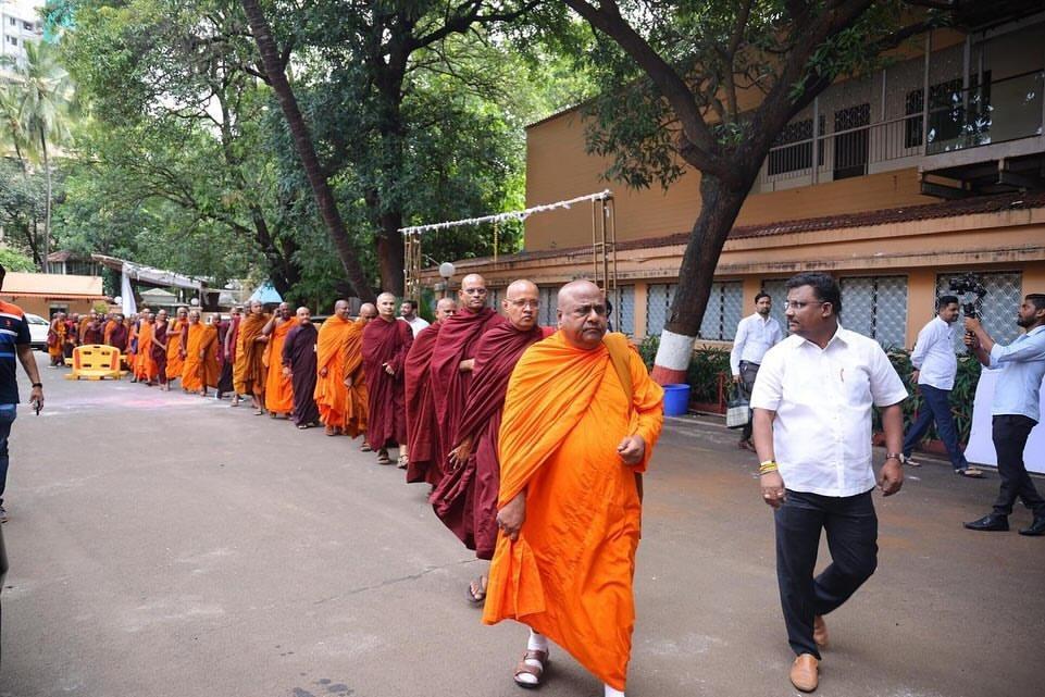 उन्होंने कहा कि वे पिछले दो वर्षों से मुख्यमंत्री के रूप में नहीं, बल्कि एक आम नागरिक के रूप में जनता की सेवा कर रहे हैं. 