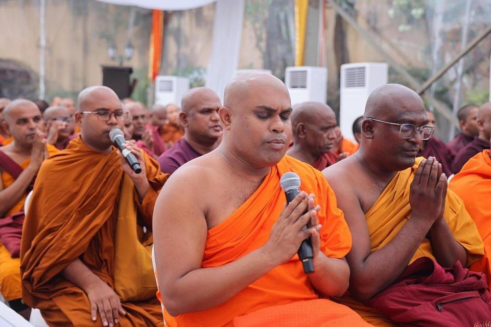 समारोह का समापन सभी उपस्थित भिक्षु संघों और गणमान्य व्यक्तियों के आशीर्वाद और शुभकामनाओं के साथ हुआ.