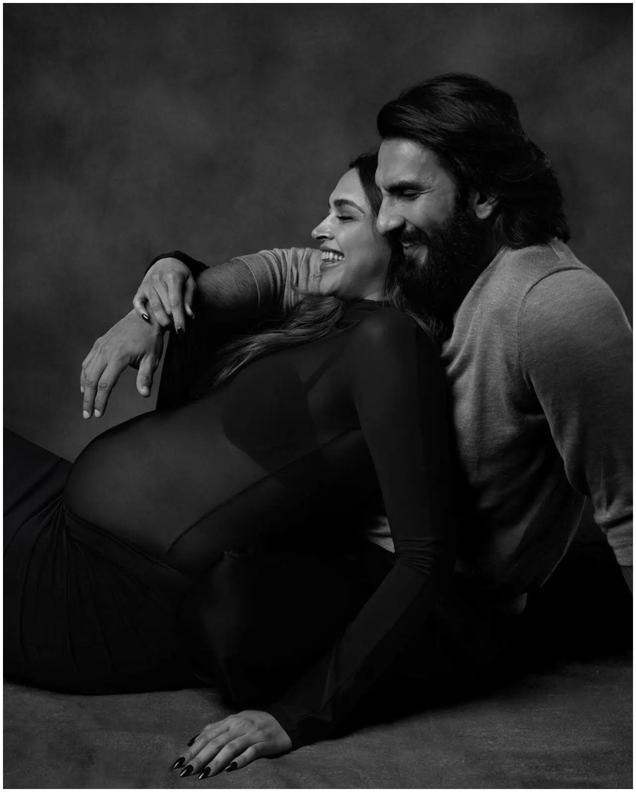 इस कपल ने पहले ही इस बात की झलक दे दी है कि वे माता-पिता के रूप में कितने अच्छे होंगे, कई स्पॉटिंग, वीडियो और तस्वीरें इसे साबित कर रही हैं, जिसने फैंस को उन्माद में डाल दिया है क्योंकि वे बेसब्री से बच्चे के साथ उनकी तस्वीर का इंतजार कर रहे हैं.