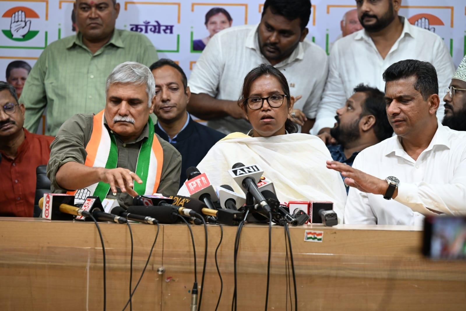 गायकवाड़ ने राहुल गांधी को जान से मारने की धमकी के मुद्दे पर चिंता व्यक्त की और लोकतंत्र में प्रधानमंत्री और विपक्ष के नेता की समान महत्ता पर जोर दिया.