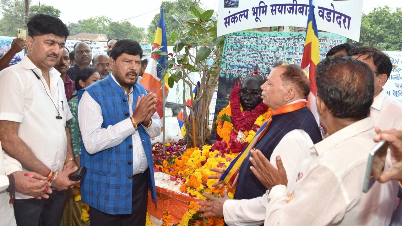 X/Pics, Ramdas Athawale