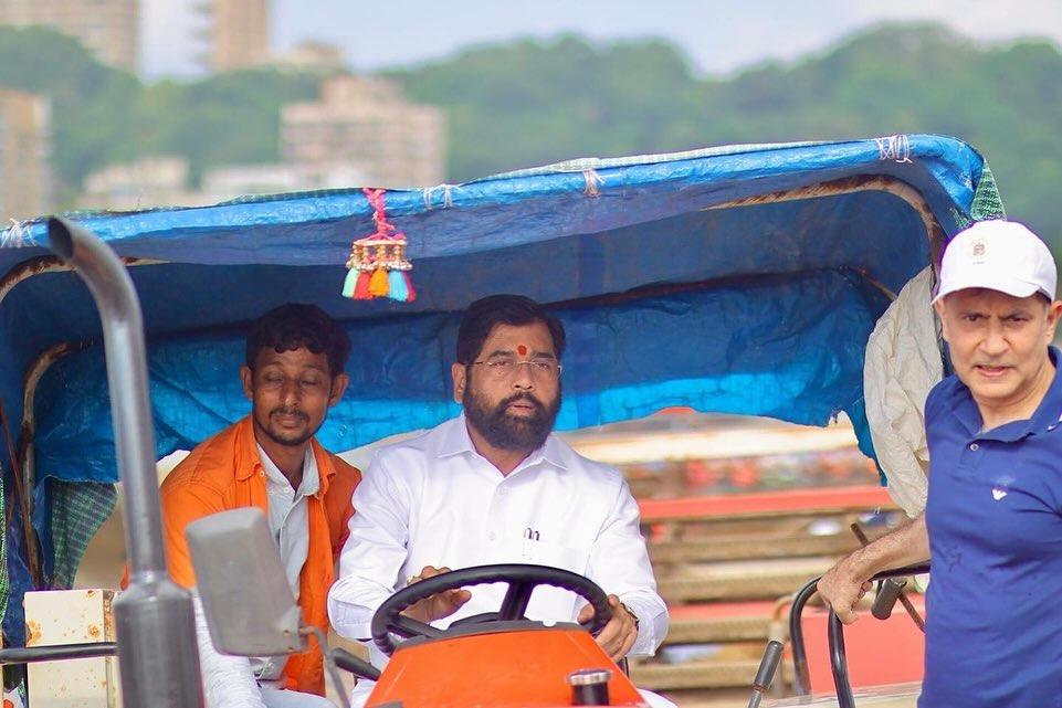 मुख्यमंत्री शिंदे ने कहा कि स्वच्छ भारत मिशन में महाराष्ट्र किसी भी तरह से पीछे नहीं रहेगा और राज्य को स्वच्छता के मामले में देश में नंबर एक स्थान दिया गया है.