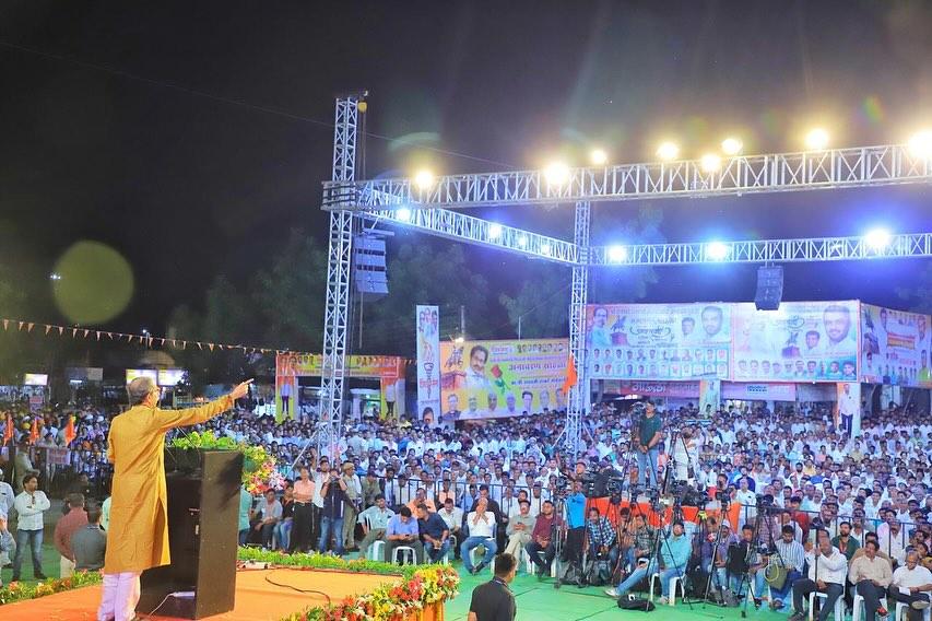साथ ही, उन्होंने यह भी स्पष्ट किया कि शिवसेना की परंपरागत दशहरा सभा इस साल भी मुंबई के शिवाजी पार्क में ही आयोजित होगी, जो उनकी पार्टी और उनके समर्थकों के लिए एक महत्वपूर्ण आयोजन है.