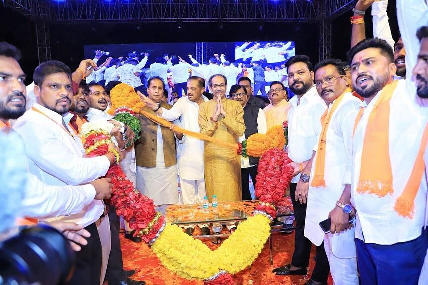 सभा में ठाकरे ने अपने आगामी राजनीतिक कार्यक्रमों का भी जिक्र किया. 