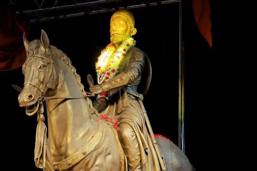 उन्होंने आरोप लगाया कि चुनाव को टालने की कोशिश की गई थी, लेकिन अदालत ने हस्तक्षेप किया और अंततः युवा सेना की जीत सुनिश्चित हुई.