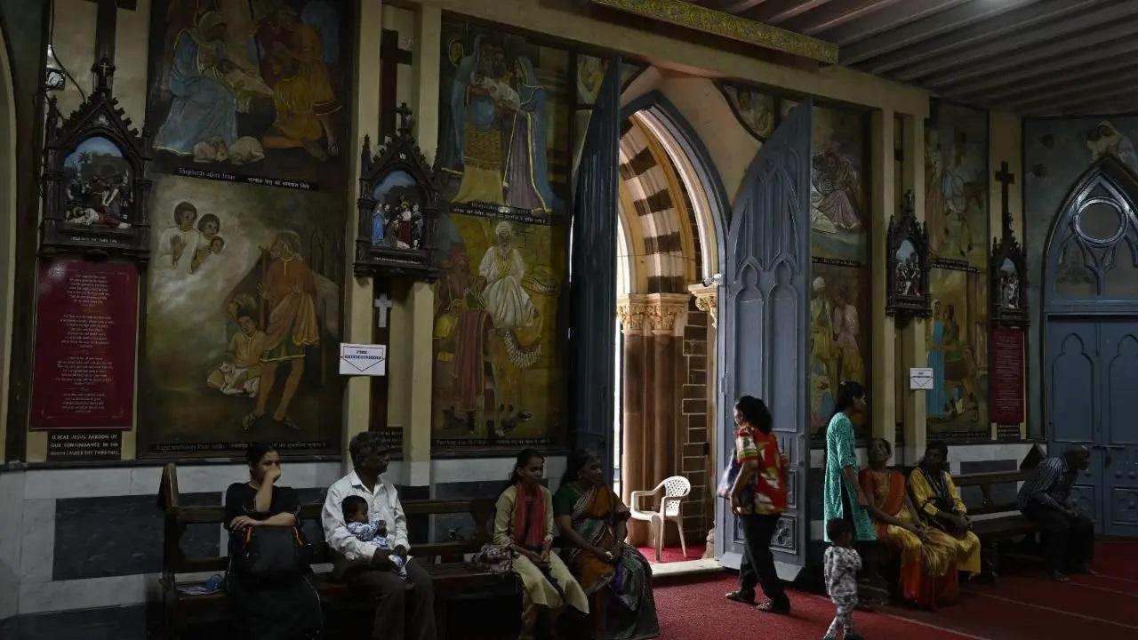 आमतौर पर यह मेला ईसा मसीह की मां धन्य वर्जिन मैरी के पर्व के बाद पहले रविवार को शुरू होता है.